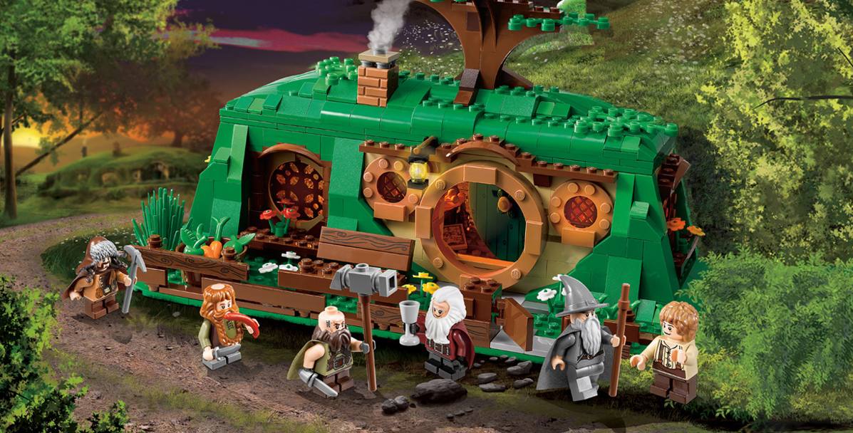 Set Lego ispirato a Lo Hobbit esposto in mostra - Gandalf, Bilbo e i nani Dwalin, Bombur, Bofur stanno per partire per il lungo viaggio